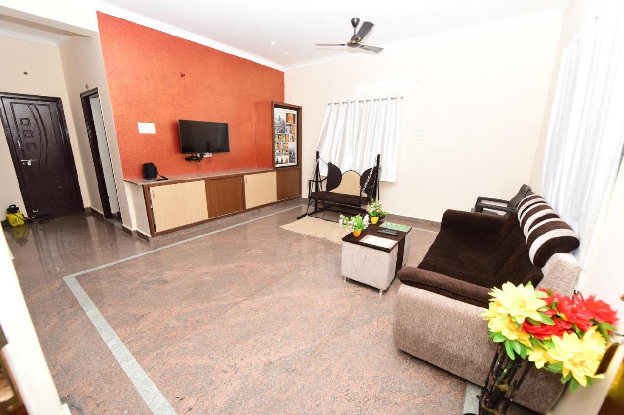 Sree Service Apartments Tirupati Ngoại thất bức ảnh